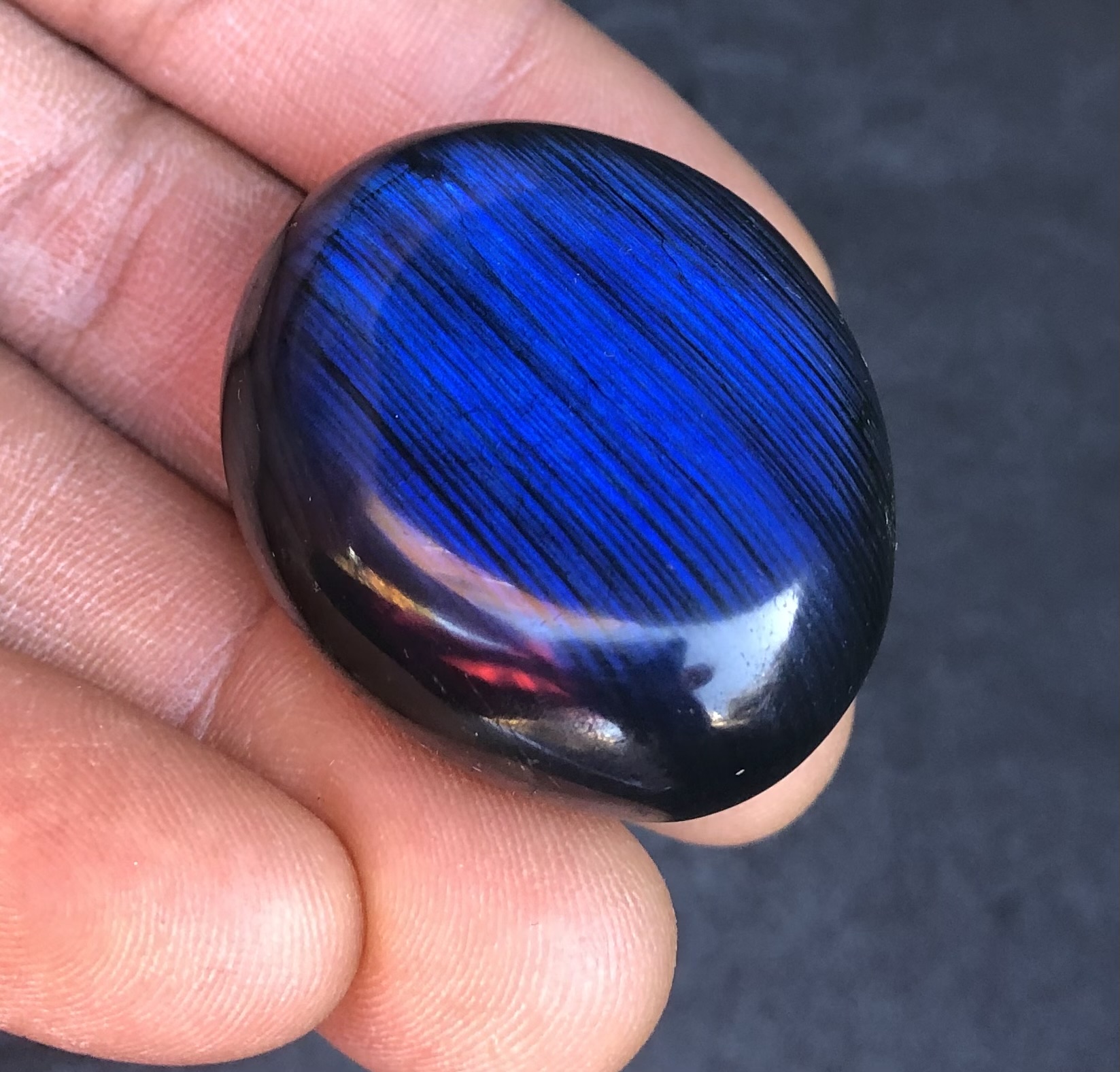 Deeply Dark Blue Labradorite Pebble 1.34 oz - Image 4