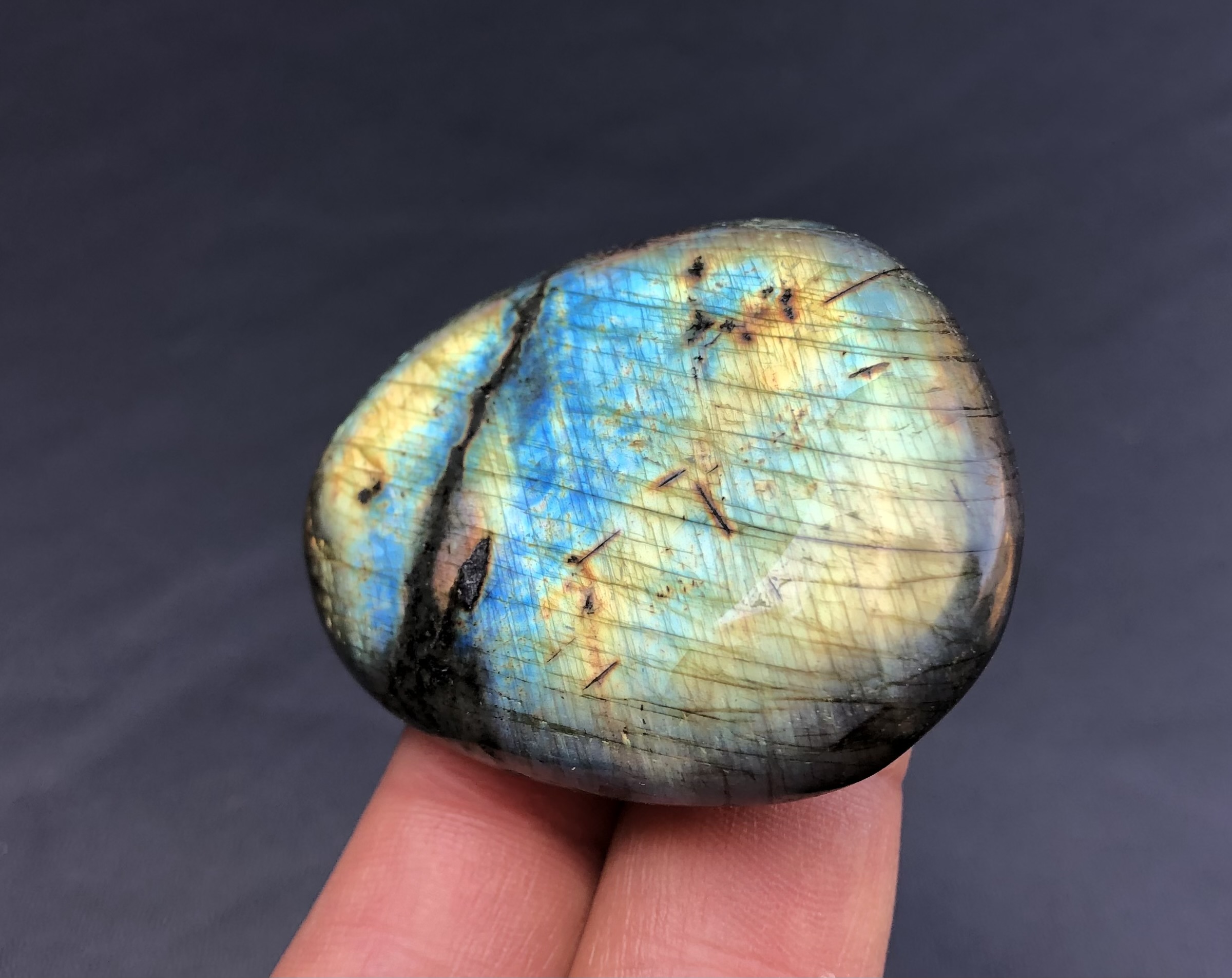 Blue-Orange-Yellow Labradorite Pebble 1.76 oz - Image 5
