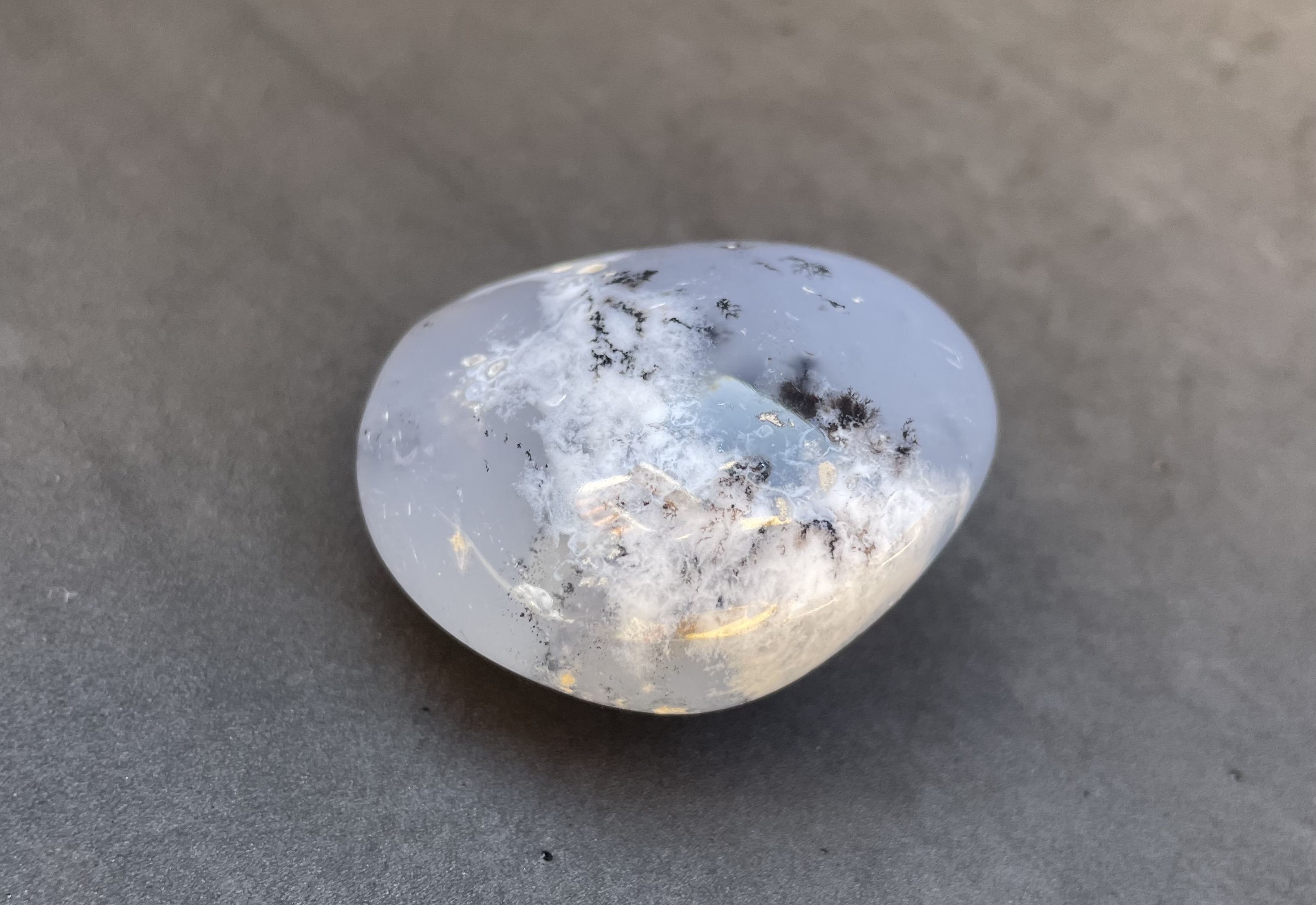 Blue Agate Pebble 1.18in - Image 5