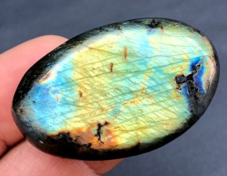 Yellow-Green-Blue Labradorite Pebble 1.06 oz